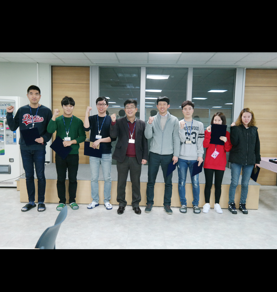 2016년 새해에도 FST 모든 임직원 가족분들의 건강과 행복만 가득하시기를 기원합니다. 새해 복 많이 받으세요!