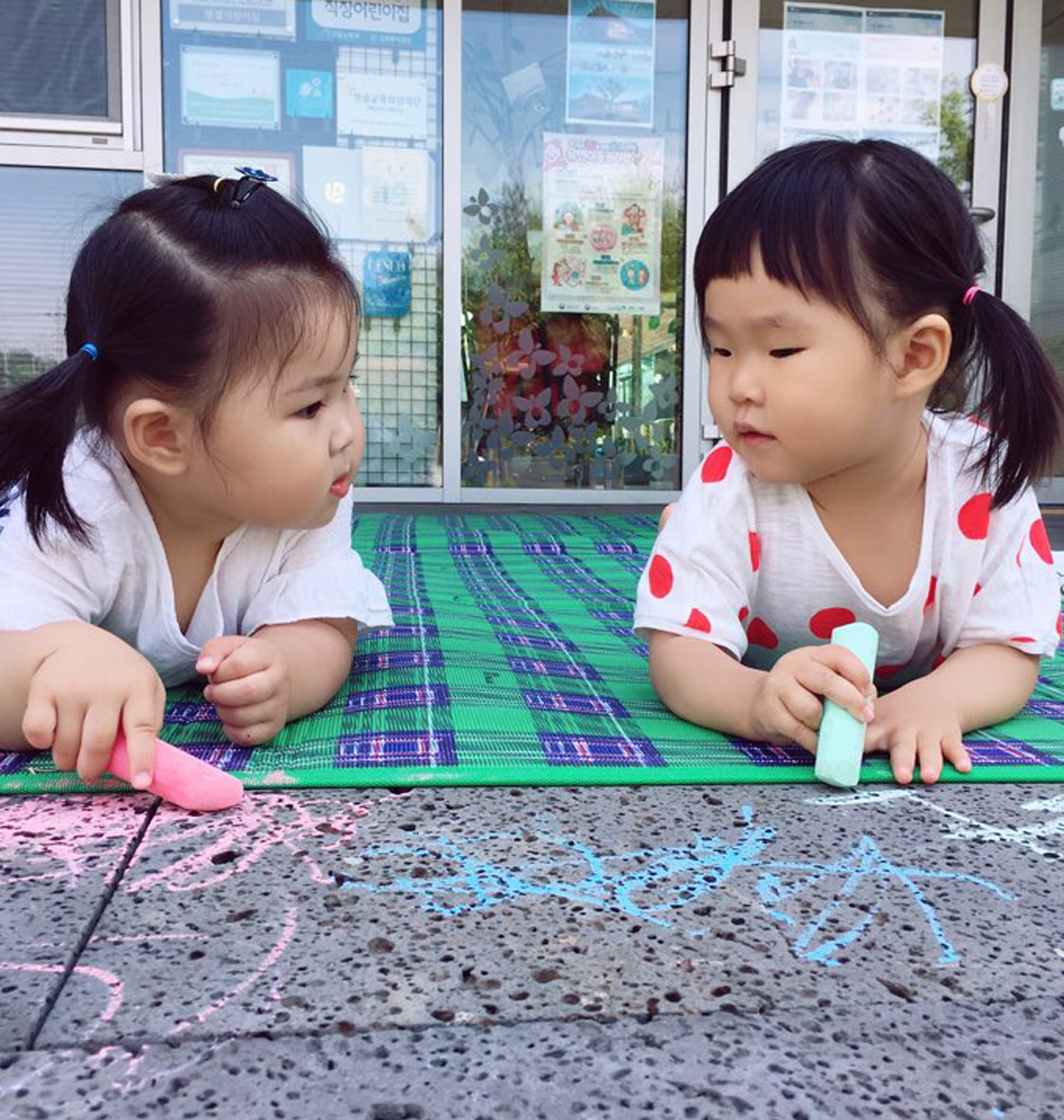 2016년 새해에도 FST 모든 임직원 가족분들의 건강과 행복만 가득하시기를 기원합니다. 새해 복 많이 받으세요!