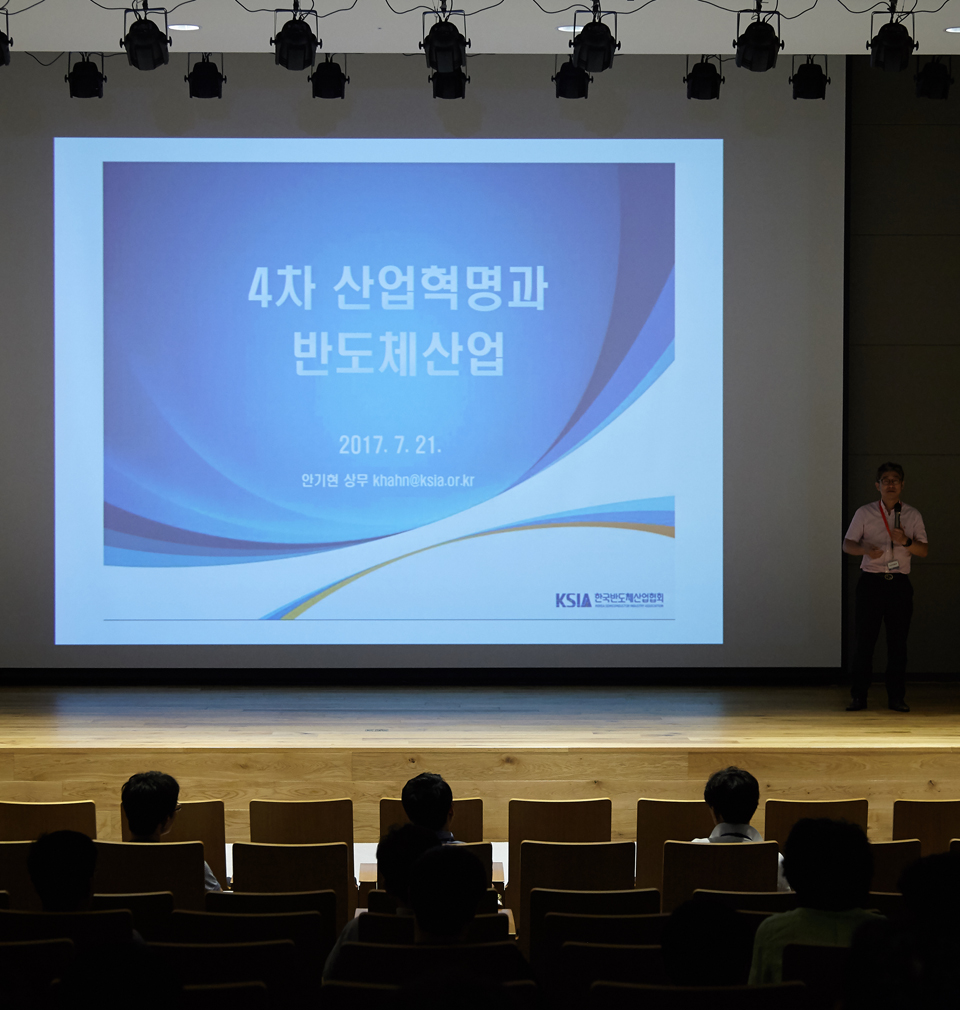 2016년 새해에도 FST 모든 임직원 가족분들의 건강과 행복만 가득하시기를 기원합니다. 새해 복 많이 받으세요!